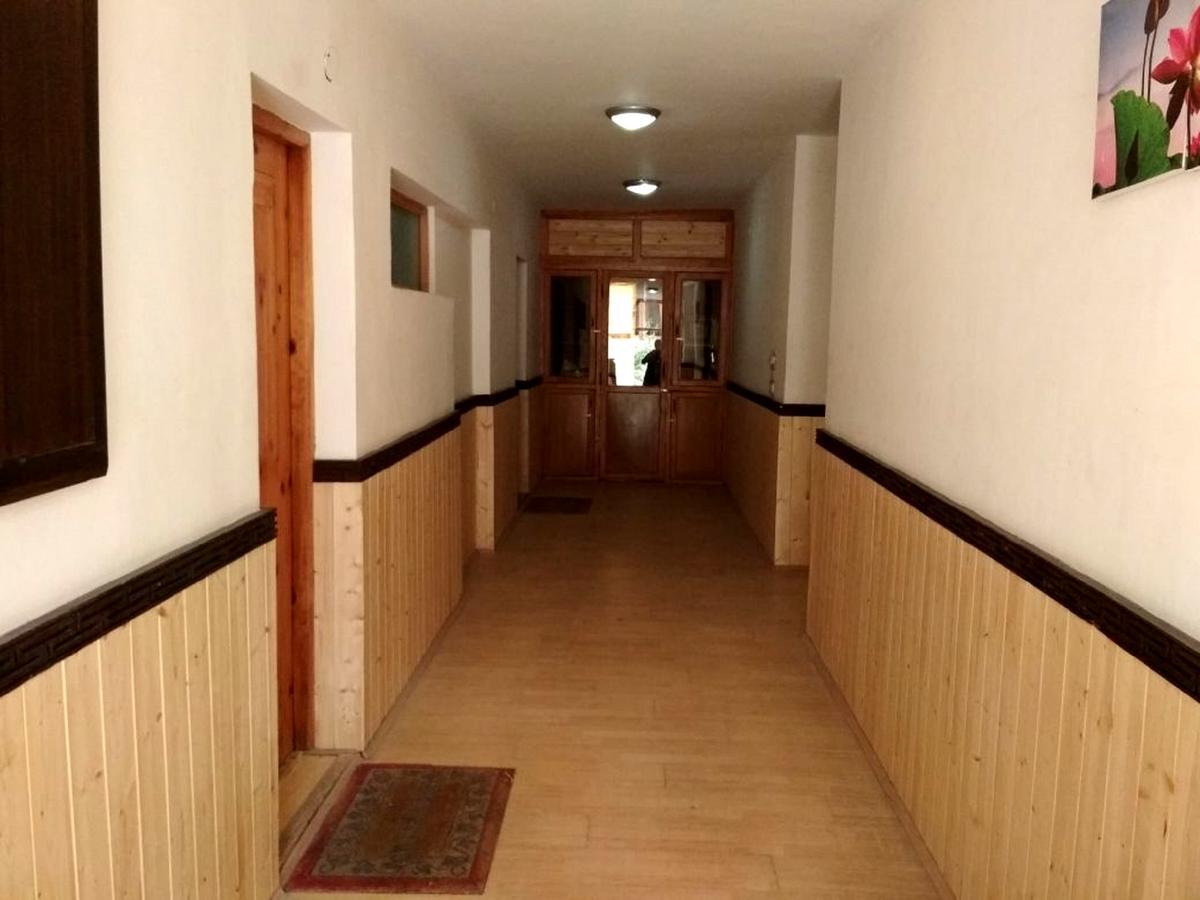The Mogol Hotel Leh Exterior photo