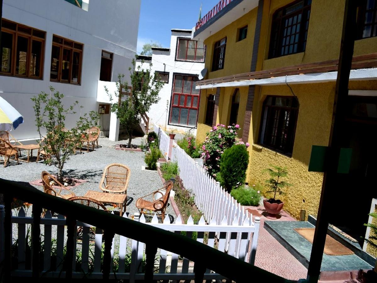 The Mogol Hotel Leh Exterior photo