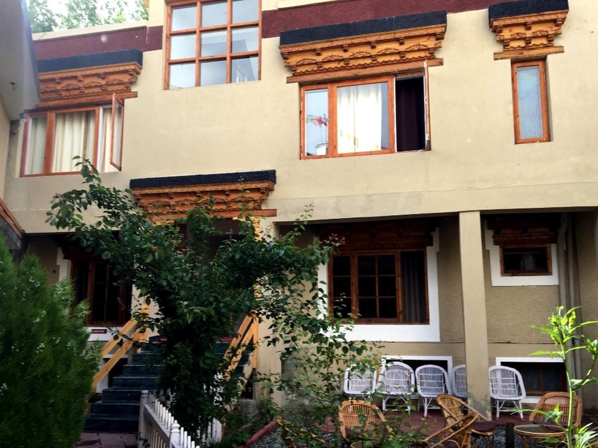 The Mogol Hotel Leh Exterior photo