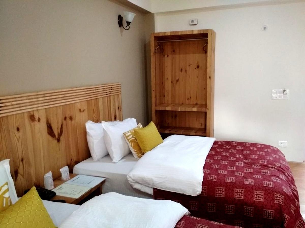 The Mogol Hotel Leh Exterior photo