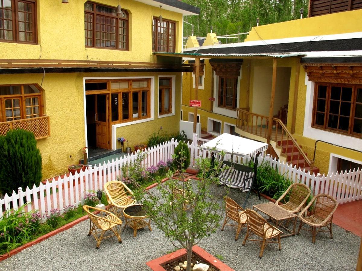The Mogol Hotel Leh Exterior photo